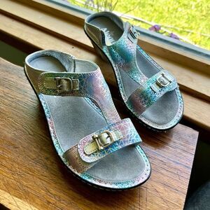 NEW! Alegria Lara Pretty Baby Rainbow Silver Leather Sandals, SZ 8/8.5